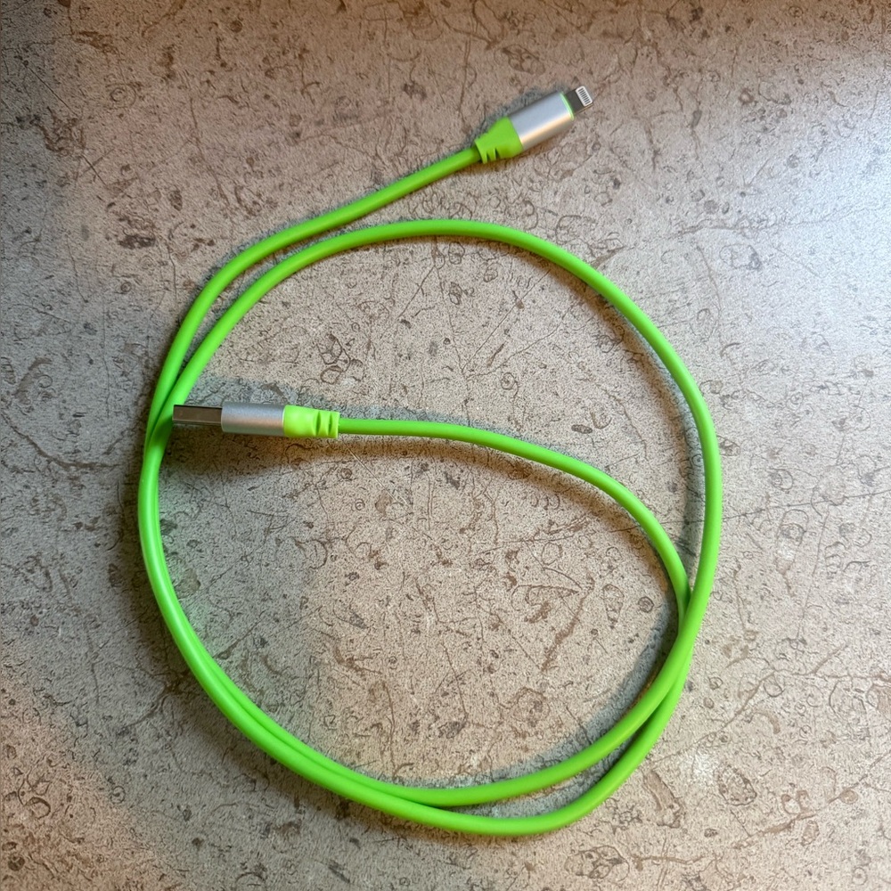 Source Unknown Blue, Green, and White USB Charging Cables - Picture 2 of 6